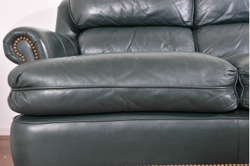 中古　展示品　超美品　ホワイトハウス御用達　アメリカ高級家具　ハンコックアンドムーア(Hancock&Moore)　クラシカルな3人掛けレザーソファ　定価約120万円相当　(R-085368)