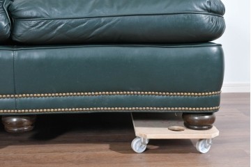 中古　展示品　超美品　ホワイトハウス御用達　アメリカ高級家具　ハンコックアンドムーア(Hancock&Moore)　クラシカルな3人掛けレザーソファ　定価約120万円相当　(R-085368)