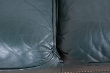 中古　展示品　超美品　ホワイトハウス御用達　アメリカ高級家具　ハンコックアンドムーア(Hancock&Moore)　クラシカルな3人掛けレザーソファ　定価約120万円相当　(R-085368)