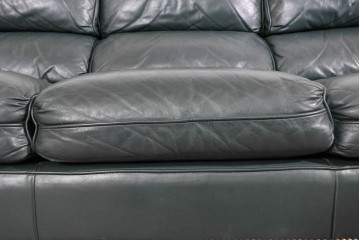 中古　展示品　超美品　ホワイトハウス御用達　アメリカ高級家具　ハンコックアンドムーア(Hancock&Moore)　クラシカルな3人掛けレザーソファ　定価約120万円相当　(R-085368)