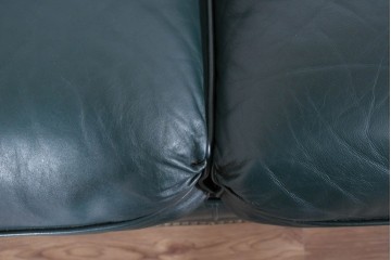 中古　展示品　超美品　ホワイトハウス御用達　アメリカ高級家具　ハンコックアンドムーア(Hancock&Moore)　クラシカルな3人掛けレザーソファ　定価約120万円相当　(R-085368)