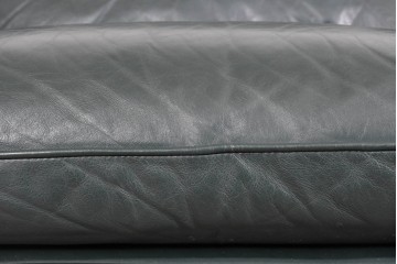 中古　展示品　超美品　ホワイトハウス御用達　アメリカ高級家具　ハンコックアンドムーア(Hancock&Moore)　クラシカルな3人掛けレザーソファ　定価約120万円相当　(R-085368)