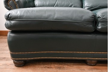 中古　展示品　超美品　ホワイトハウス御用達　アメリカ高級家具　ハンコックアンドムーア(Hancock&Moore)　クラシカルな3人掛けレザーソファ　定価約120万円　(R-085368)