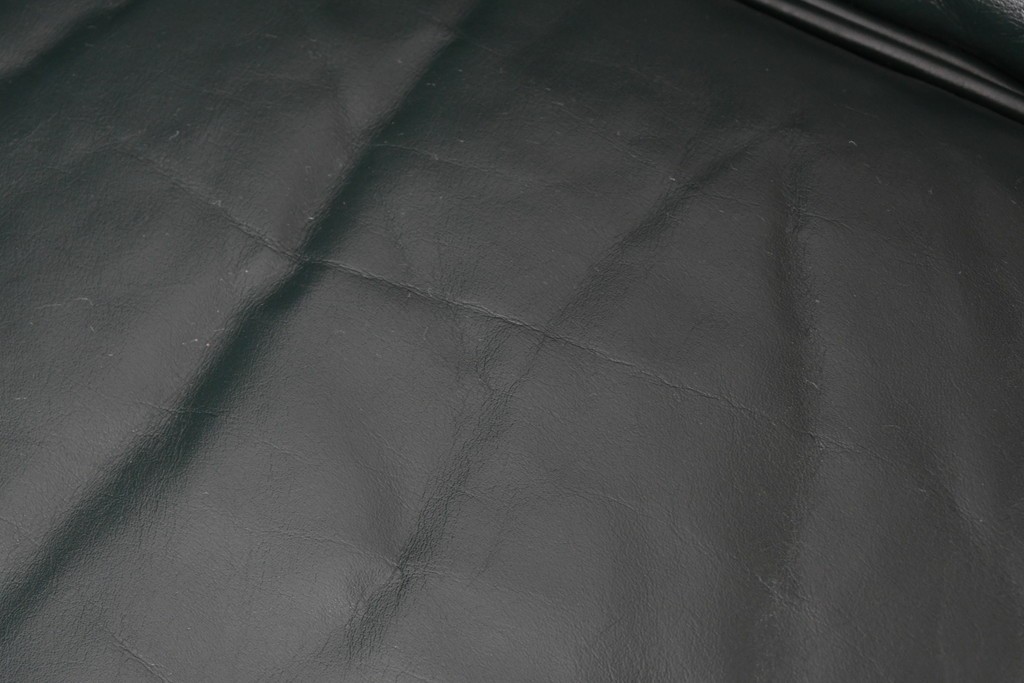 中古　展示品　超美品　ホワイトハウス御用達　アメリカ高級家具　ハンコックアンドムーア(Hancock&Moore)　クラシカルな3人掛けレザーソファ　定価約120万円　(R-085368)