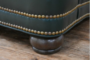 中古　展示品　超美品　ホワイトハウス御用達　アメリカ高級家具　ハンコックアンドムーア(Hancock&Moore)　クラシカルな3人掛けレザーソファ　定価約120万円　(R-085368)