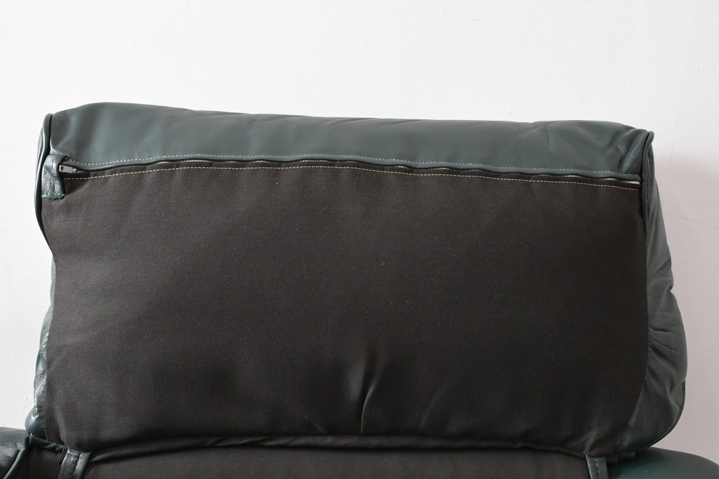 中古　展示品　超美品　ホワイトハウス御用達　アメリカ高級家具　ハンコックアンドムーア(Hancock&Moore)　クラシカルな3人掛けレザーソファ　定価約120万円　(R-085368)