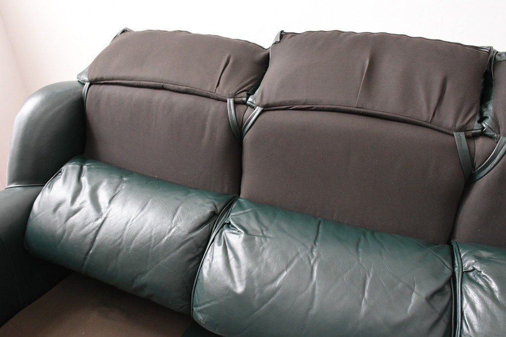 中古　展示品　超美品　ホワイトハウス御用達　アメリカ高級家具　ハンコックアンドムーア(Hancock&Moore)　クラシカルな3人掛けレザーソファ　定価約120万円　(R-085368)