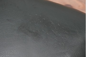 中古　展示品　超美品　ホワイトハウス御用達　アメリカ高級家具　ハンコックアンドムーア(Hancock&Moore)　クラシカルな3人掛けレザーソファ　定価約120万円　(R-085368)