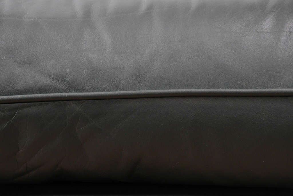 中古　展示品　超美品　ホワイトハウス御用達　アメリカ高級家具　ハンコックアンドムーア(Hancock&Moore)　クラシカルな3人掛けレザーソファ　定価約120万円　(R-085368)