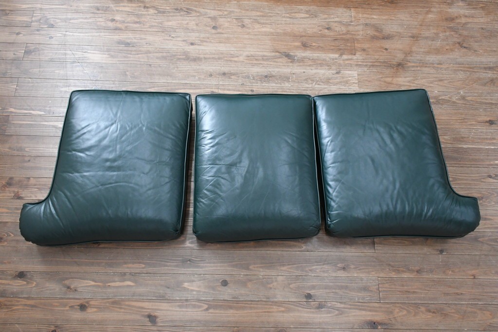 中古　展示品　超美品　ホワイトハウス御用達　アメリカ高級家具　ハンコックアンドムーア(Hancock&Moore)　クラシカルな3人掛けレザーソファ　定価約120万円　(R-085368)