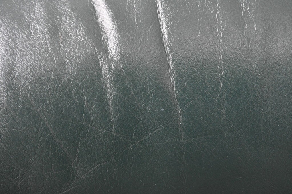 中古　展示品　超美品　ホワイトハウス御用達　アメリカ高級家具　ハンコックアンドムーア(Hancock&Moore)　クラシカルな3人掛けレザーソファ　定価約120万円　(R-085368)