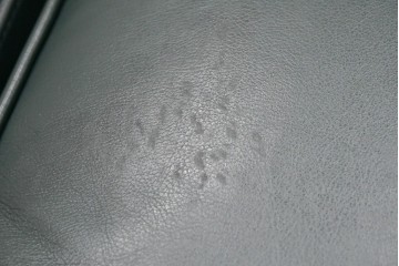 中古　展示品　超美品　ホワイトハウス御用達　アメリカ高級家具　ハンコックアンドムーア(Hancock&Moore)　クラシカルな3人掛けレザーソファ　定価約120万円　(R-085368)