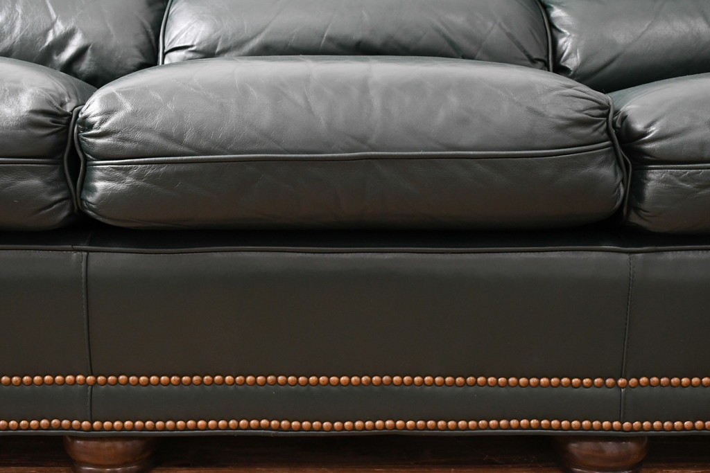 中古　展示品　超美品　ホワイトハウス御用達　アメリカ高級家具　ハンコックアンドムーア(Hancock&Moore)　クラシカルな3人掛けレザーソファ　定価約120万円　(R-085368)