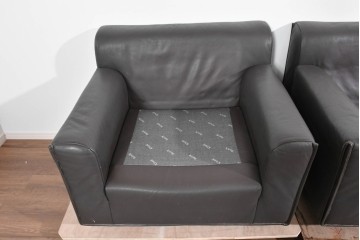 中古　ノル(Knoll)　オット・ザフデザイン　ヘリコレクション　本革(レザー)　1人掛けソファ2脚　セット定価約80万円相当　(R-085369)