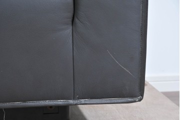 中古　ノル(Knoll)　オット・ザフデザイン　ヘリコレクション　本革(レザー)　1人掛けソファ2脚　セット定価約80万円相当　(R-085369)