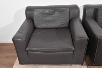 中古　ノル(Knoll)　オット・ザフデザイン　ヘリコレクション　本革(レザー)　1人掛けソファ2脚　セット定価約80万円相当　(R-085369)