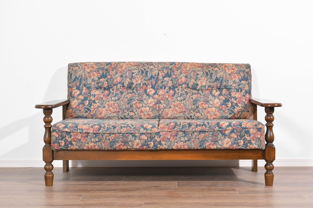 中古　美品　三越家具(現カントリーハウス)　Brugge(ブルージュ)　クラシカルな花柄張地が目を引く2人掛けソファ　定価約35万円　(R-085370)