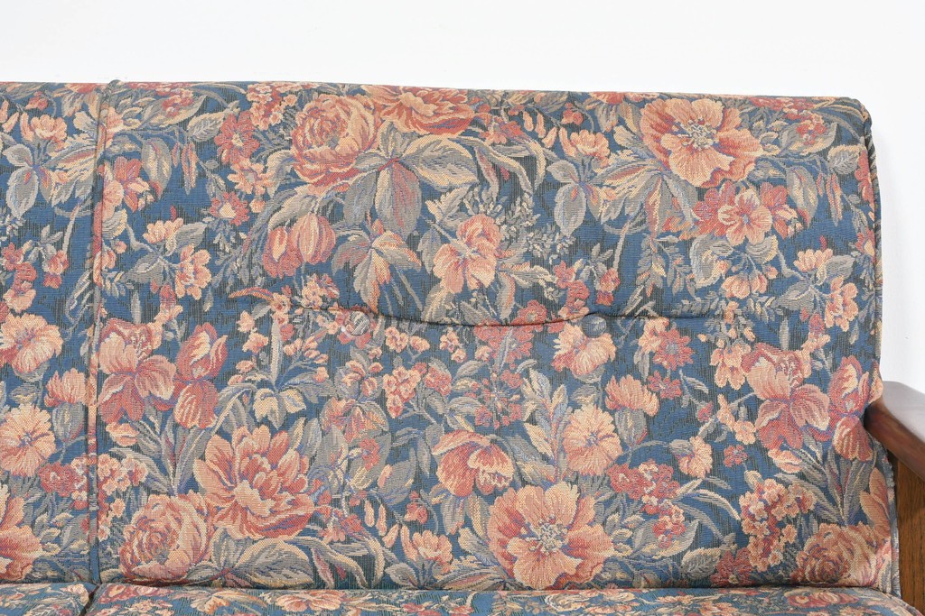 中古　美品　三越家具(現カントリーハウス)　Brugge(ブルージュ)　クラシカルな花柄張地が目を引く2人掛けソファ　定価約35万円　(R-085370)