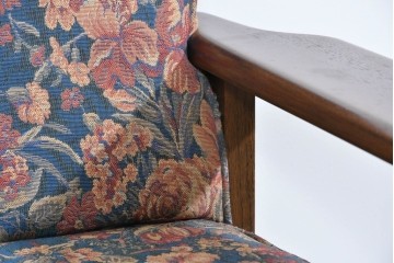 中古　美品　三越家具(現カントリーハウス)　Brugge(ブルージュ)　クラシカルな花柄張地が目を引く2人掛けソファ　定価約35万円　(R-085370)