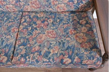 中古　美品　三越家具(現カントリーハウス)　Brugge(ブルージュ)　クラシカルな花柄張地が目を引く2人掛けソファ　定価約35万円　(R-085370)