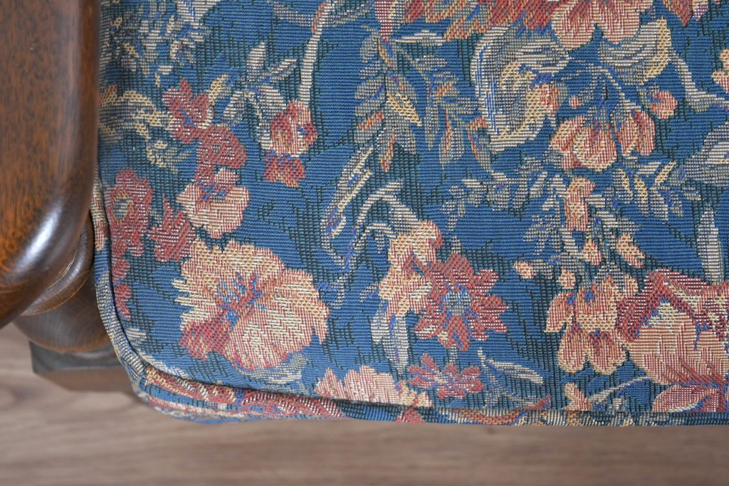 中古　美品　三越家具(現カントリーハウス)　Brugge(ブルージュ)　クラシカルな花柄張地が目を引く2人掛けソファ　定価約35万円　(R-085370)