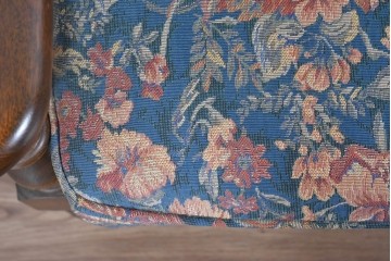 中古　美品　三越家具(現カントリーハウス)　Brugge(ブルージュ)　クラシカルな花柄張地が目を引く2人掛けソファ　定価約35万円　(R-085370)