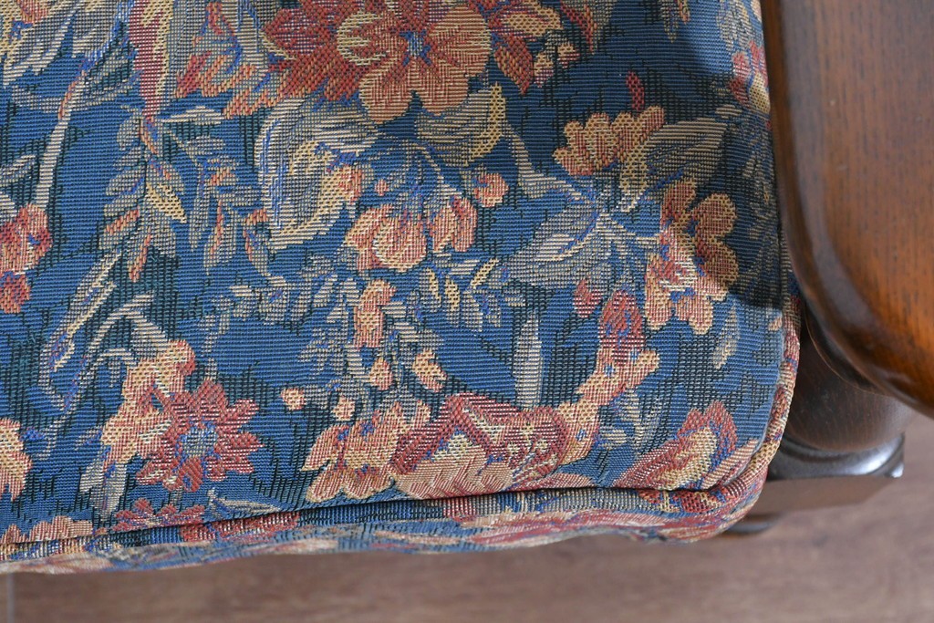 中古　美品　三越家具(現カントリーハウス)　Brugge(ブルージュ)　クラシカルな花柄張地が目を引く2人掛けソファ　定価約35万円　(R-085370)