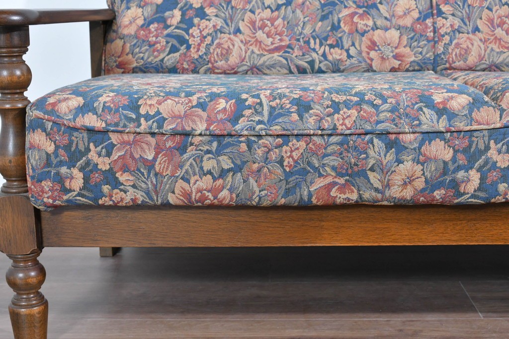 中古　美品　三越家具(現カントリーハウス)　Brugge(ブルージュ)　クラシカルな花柄張地が目を引く2人掛けソファ　定価約35万円　(R-085370)