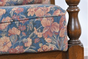 中古　美品　三越家具(現カントリーハウス)　Brugge(ブルージュ)　クラシカルな花柄張地が目を引く2人掛けソファ　定価約35万円　(R-085370)