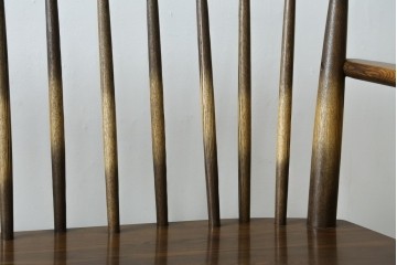 中古　美品　希少なナガノインテリア　タモ材　すっきりとしたスポーク背のウィンザーベンチ　(R-085371)