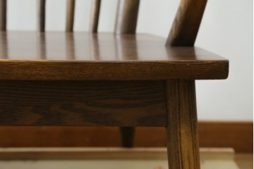 中古　美品　希少なナガノインテリア　タモ材　すっきりとしたスポーク背のウィンザーベンチ　(R-085371)