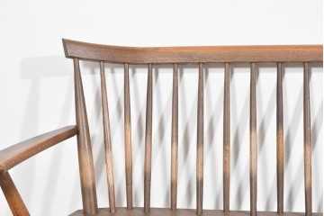 中古　美品　希少なナガノインテリア　タモ材　すっきりとしたスポーク背のウィンザーベンチ　(R-085371)