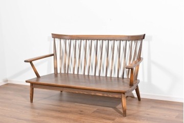 中古　美品　希少なナガノインテリア　タモ材　すっきりとしたスポーク背のウィンザーベンチ　(R-085371)