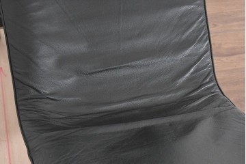 ヴィンテージ　美品　リプロダクト品　Le Corbusier(ル・コルビュジエ)デザイン　LC4　本革　スタイリッシュなデザインのシェーズロング　(R-085373)