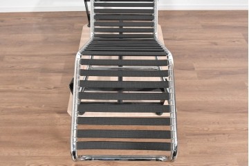 ヴィンテージ　美品　リプロダクト品　Le Corbusier(ル・コルビュジエ)デザイン　LC4　本革　スタイリッシュなデザインのシェーズロング　(R-085373)