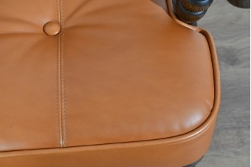 中古　超美品　使用感ほぼなし　飛騨産業　キツツキ　PROVINCIAL(プロヴィンシャル)シリーズ　1人掛けレザーソファ2脚　セット定価約100万円相当　(R-085375)