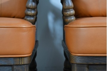 中古　超美品　使用感ほぼなし　飛騨産業　キツツキ　PROVINCIAL(プロヴィンシャル)シリーズ　1人掛けレザーソファ2脚　セット定価約100万円相当　(R-085375)