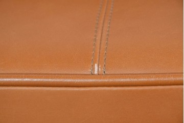 中古　超美品　使用感ほぼなし　飛騨産業　キツツキ　PROVINCIAL(プロヴィンシャル)シリーズ　1人掛けレザーソファ2脚　セット定価約100万円相当　(R-085375)