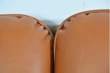 中古　超美品　使用感ほぼなし　飛騨産業　キツツキ　PROVINCIAL(プロヴィンシャル)シリーズ　3人掛けレザーソファ 　定価約90万円相当　(R-085376)