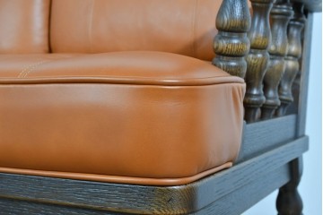 中古　超美品　使用感ほぼなし　飛騨産業　キツツキ　PROVINCIAL(プロヴィンシャル)シリーズ　3人掛けレザーソファ 　定価約90万円相当　(R-085376)