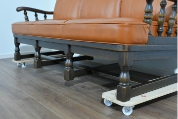 中古　超美品　使用感ほぼなし　飛騨産業　キツツキ　PROVINCIAL(プロヴィンシャル)シリーズ　3人掛けレザーソファ 　定価約90万円相当　(R-085376)