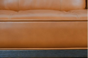 中古　超美品　使用感ほぼなし　飛騨産業　キツツキ　PROVINCIAL(プロヴィンシャル)シリーズ　3人掛けレザーソファ 　定価約90万円相当　(R-085376)