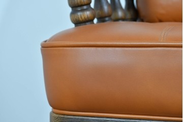 中古　超美品　使用感ほぼなし　飛騨産業　キツツキ　PROVINCIAL(プロヴィンシャル)シリーズ　3人掛けレザーソファ 　定価約90万円相当　(R-085376)