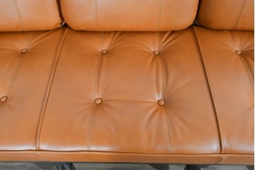 中古　超美品　使用感ほぼなし　飛騨産業　キツツキ　PROVINCIAL(プロヴィンシャル)シリーズ　3人掛けレザーソファ 　定価約90万円相当　(R-085376)