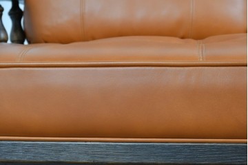 中古　超美品　使用感ほぼなし　飛騨産業　キツツキ　PROVINCIAL(プロヴィンシャル)シリーズ　3人掛けレザーソファ 　定価約90万円相当　(R-085376)