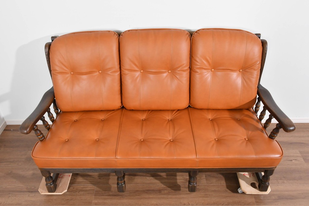 中古　超美品　使用感ほぼなし　飛騨産業　キツツキ　PROVINCIAL(プロヴィンシャル)シリーズ　3人掛けレザーソファ 　定価約90万円相当　(R-085376)