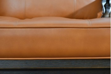 中古　超美品　使用感ほぼなし　飛騨産業　キツツキ　PROVINCIAL(プロヴィンシャル)シリーズ　3人掛けレザーソファ 　定価約90万円相当　(R-085376)