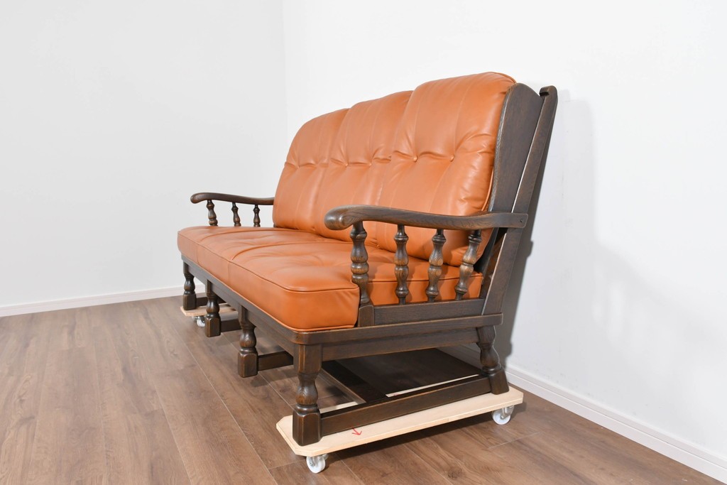 中古　超美品　使用感ほぼなし　飛騨産業　キツツキ　PROVINCIAL(プロヴィンシャル)シリーズ　3人掛けレザーソファ 　定価約90万円相当　(R-085376)