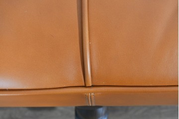 中古　超美品　使用感ほぼなし　飛騨産業　キツツキ　PROVINCIAL(プロヴィンシャル)シリーズ　3人掛けレザーソファ 　定価約90万円相当　(R-085376)