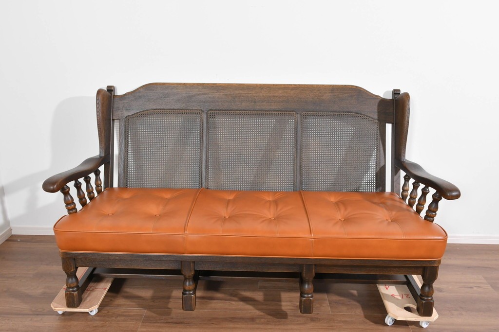 中古　超美品　使用感ほぼなし　飛騨産業　キツツキ　PROVINCIAL(プロヴィンシャル)シリーズ　3人掛けレザーソファ 　定価約90万円相当　(R-085376)